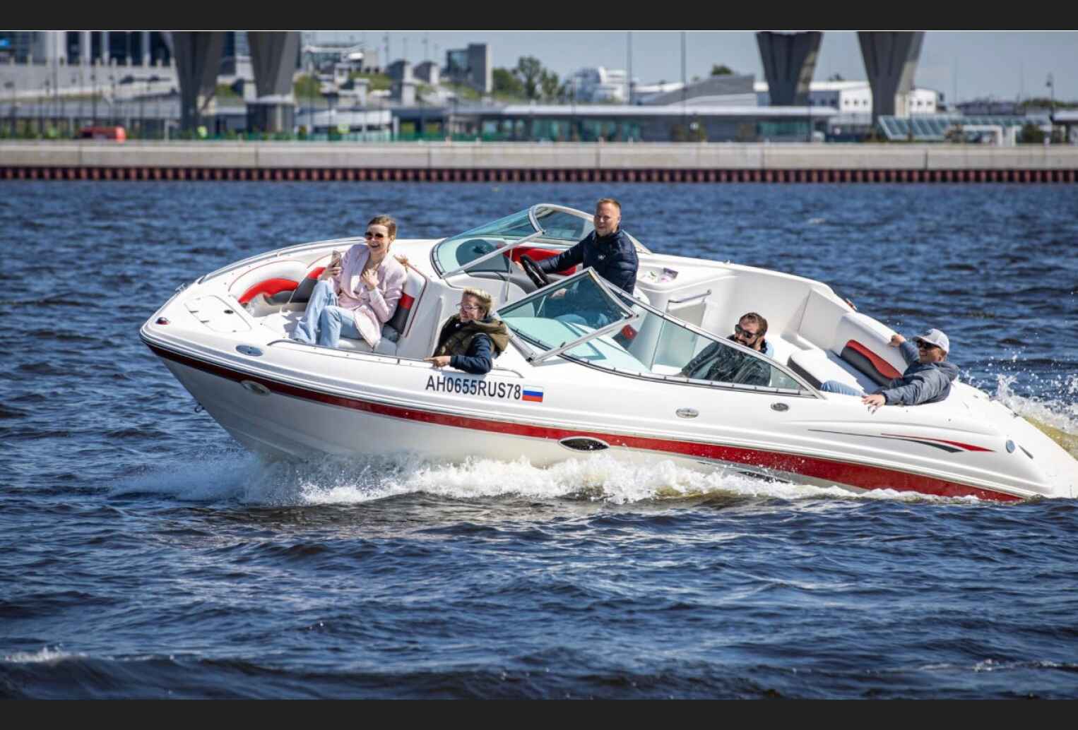 Аренда катера Chaparral 230 SSI в Санкт-Петербурге