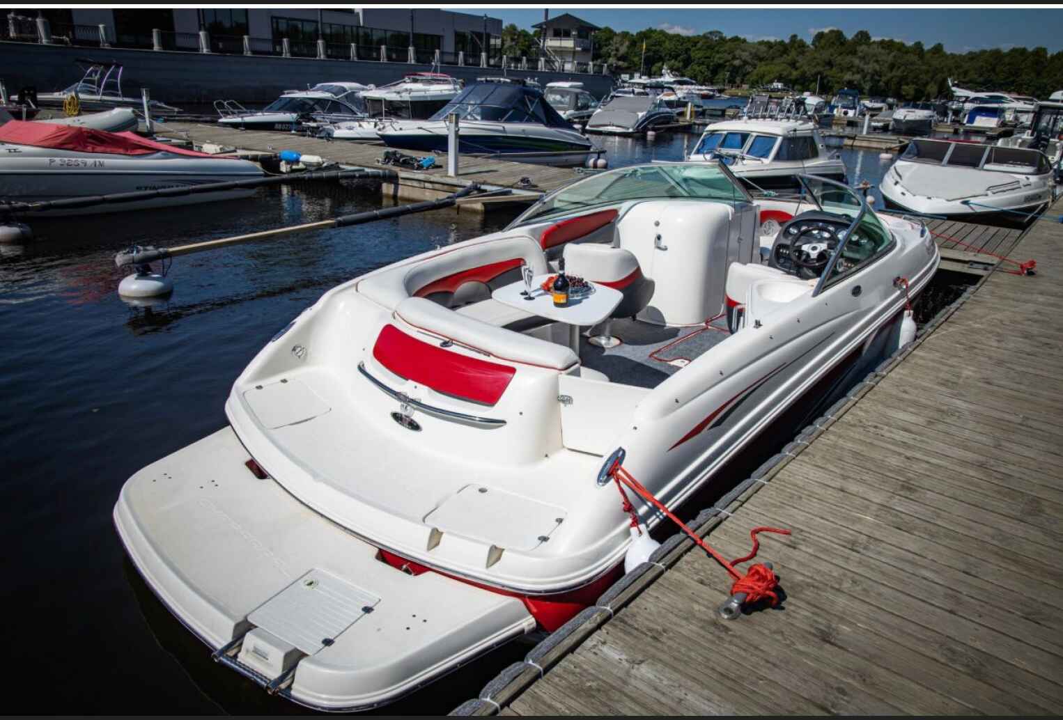 Катер Chaparral 230 SSI