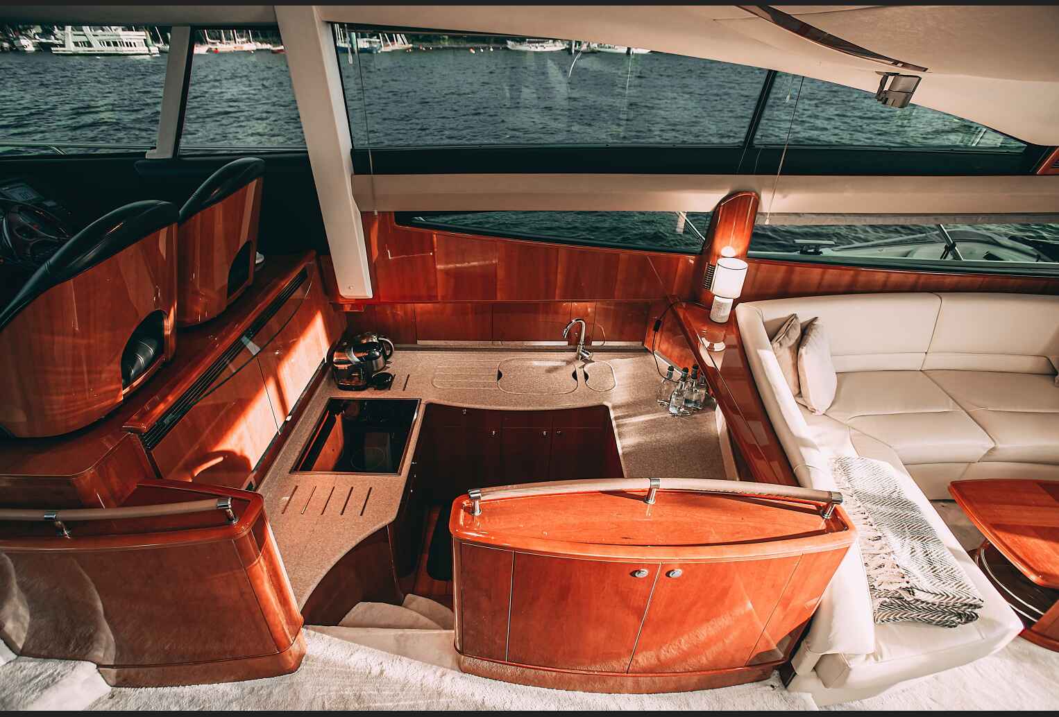 2B3A2014 Яхта Princess 57 Esperanza