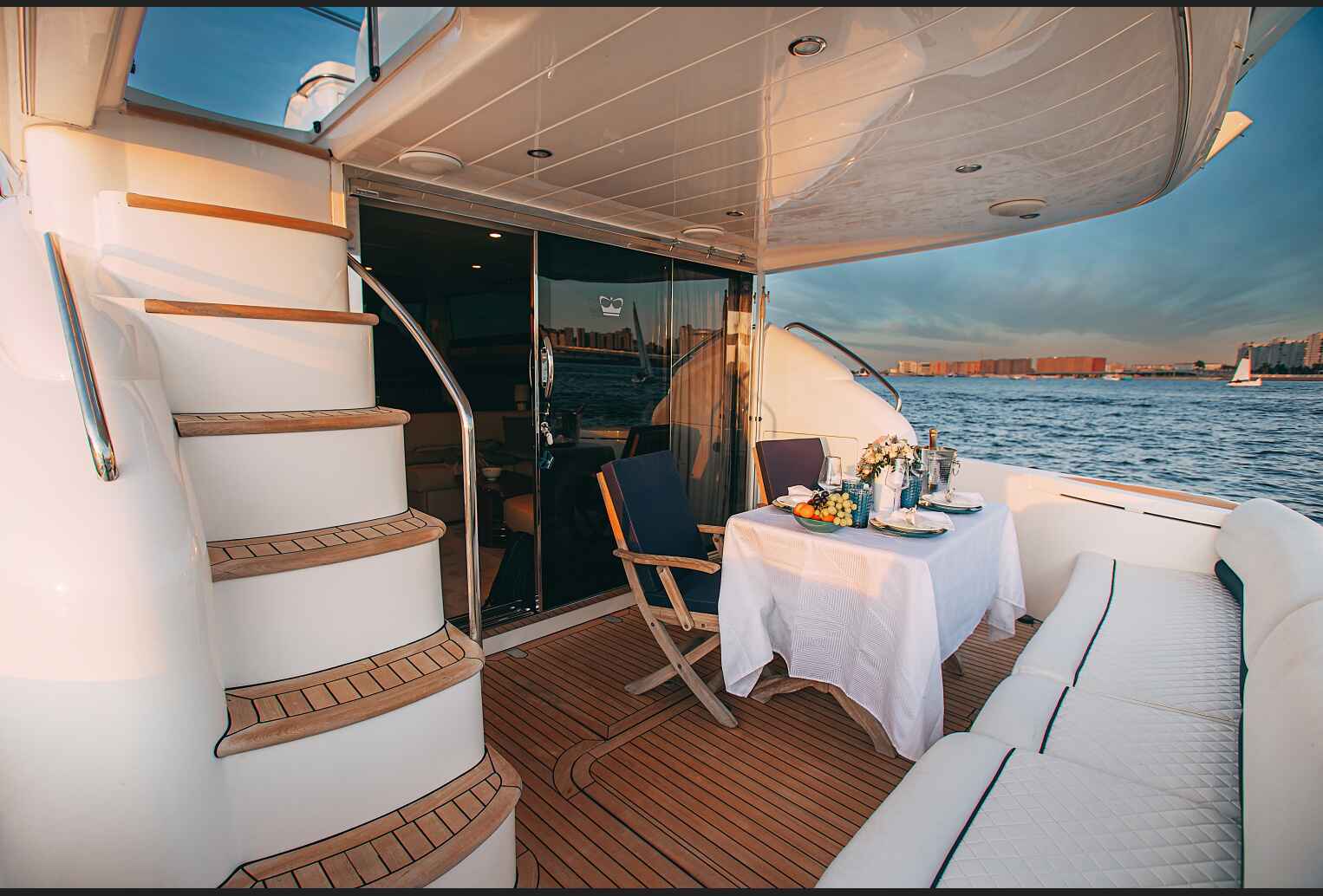 2B3A2490 Яхта Princess 57 Esperanza