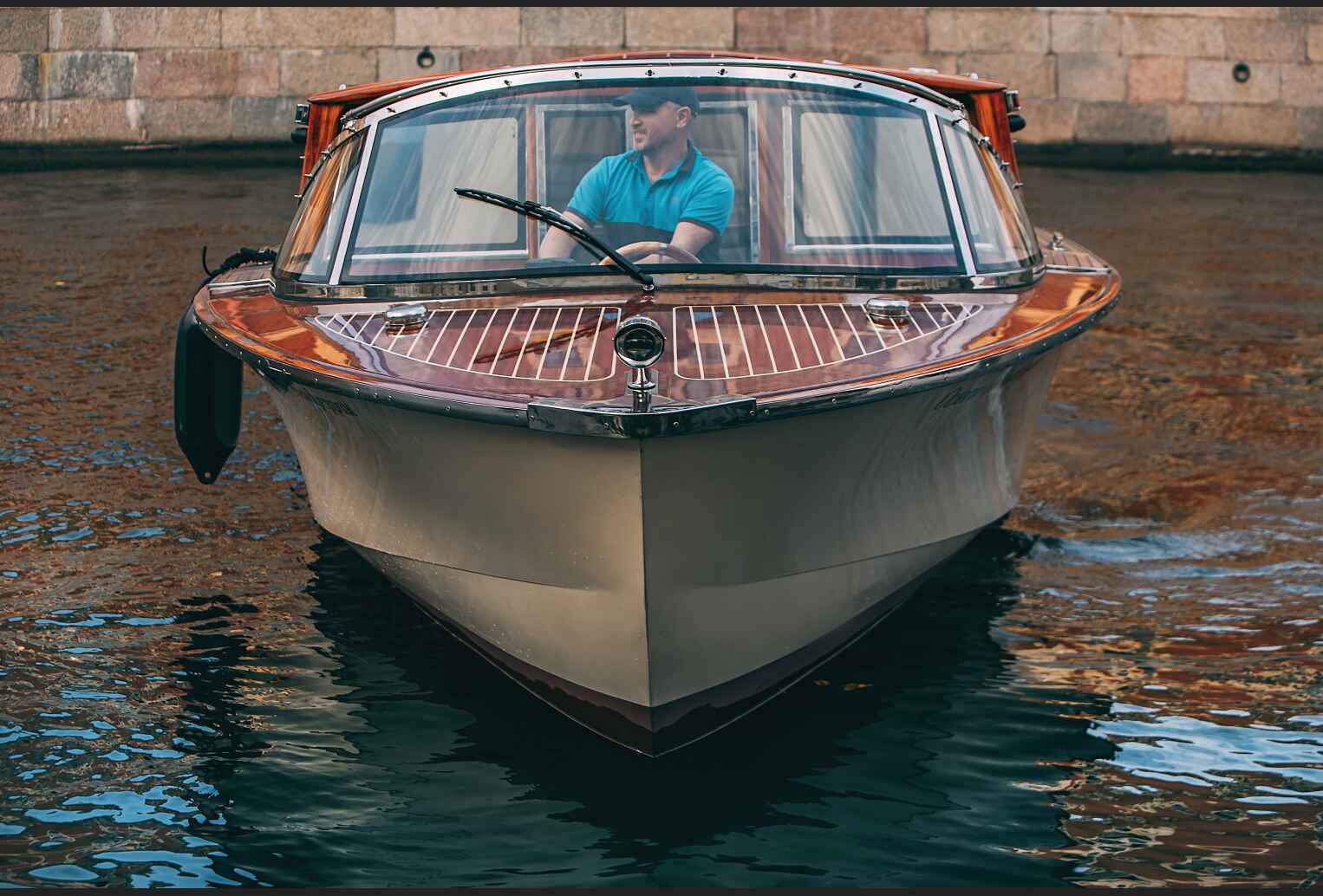 Катер Montferrand