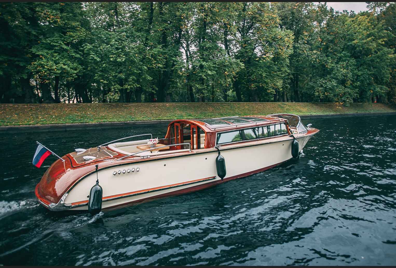 Катер Montferrand