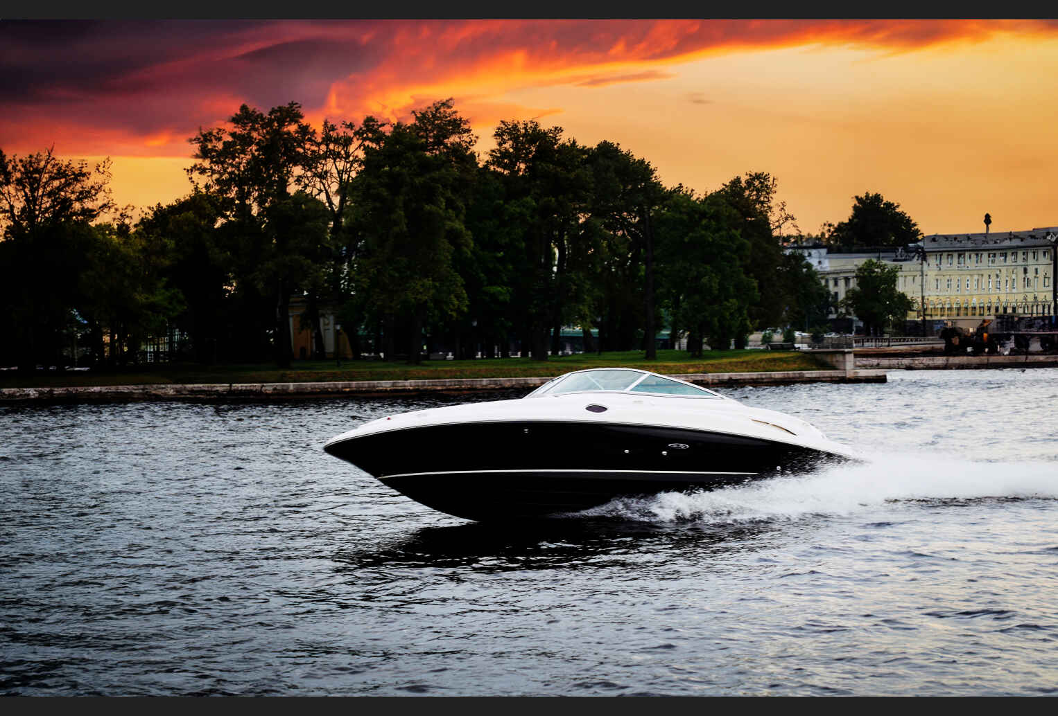Аренда катера Sea Ray 270 в Санкт-Петербурге — VIP-чартер