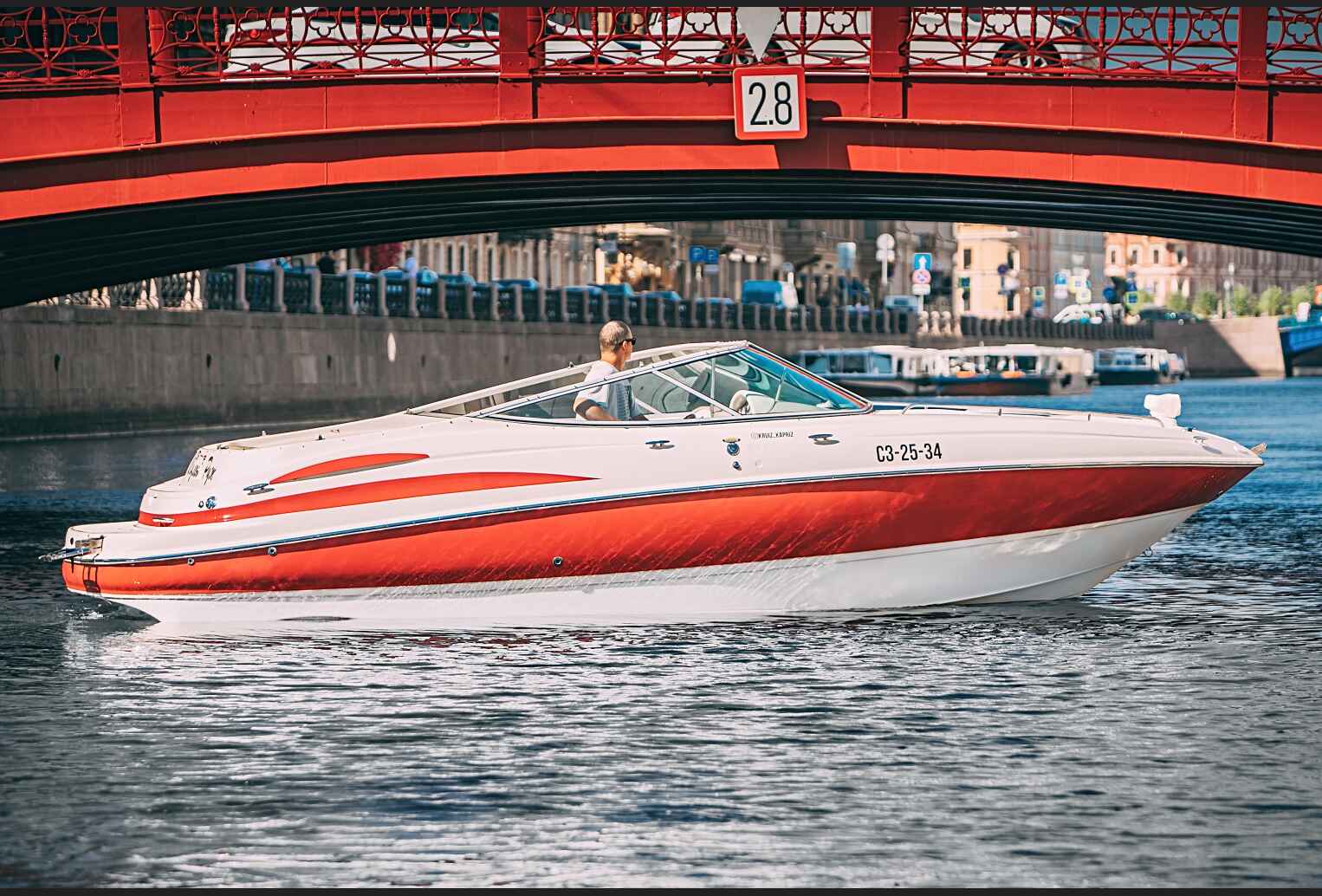 Катер Moulin Rouge