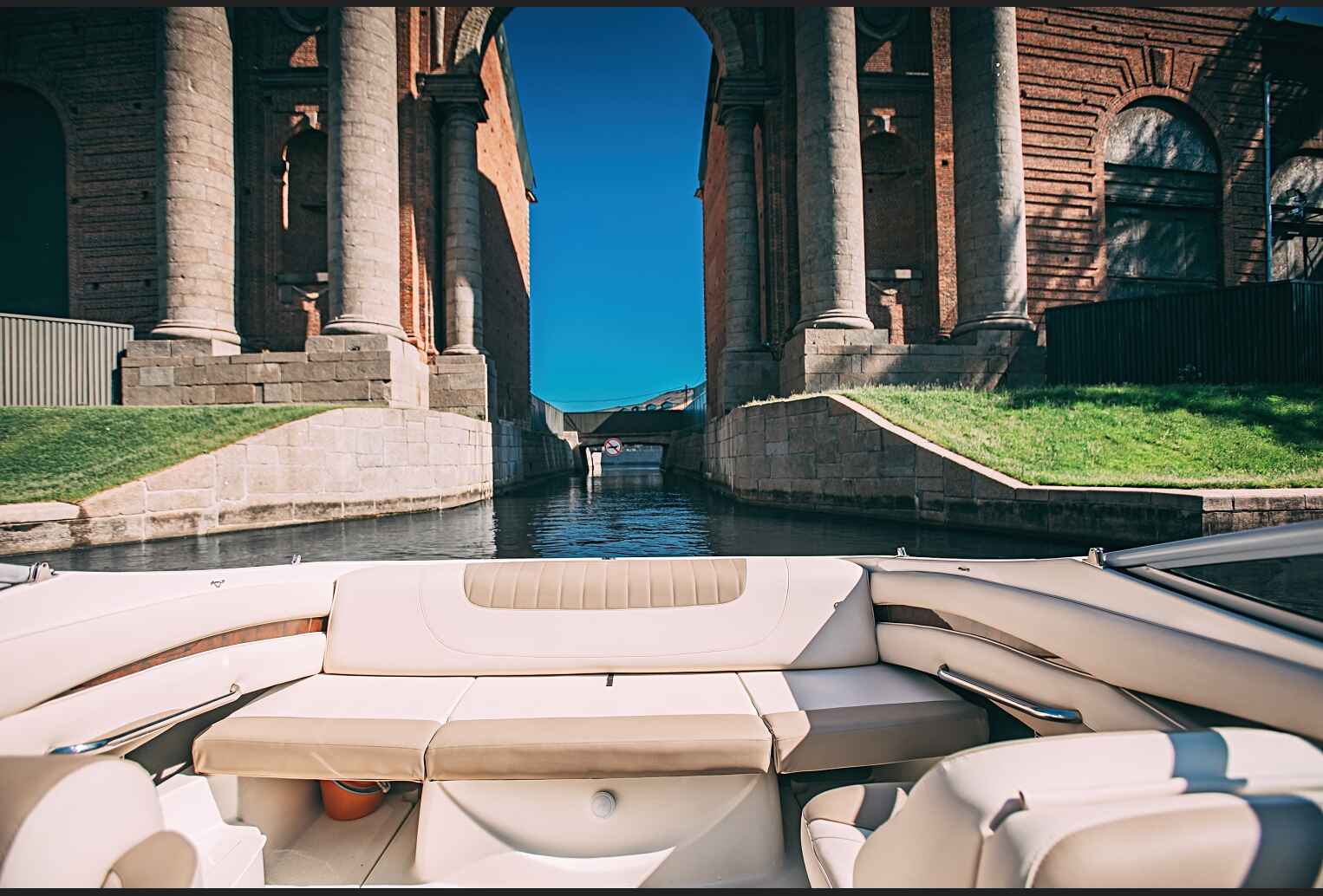 Катер Moulin Rouge