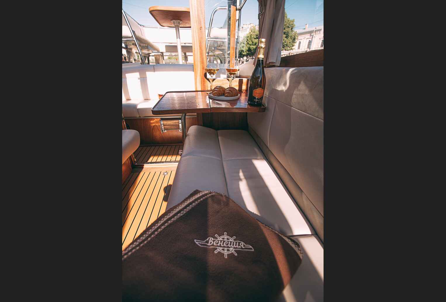 Катер "Венеция"