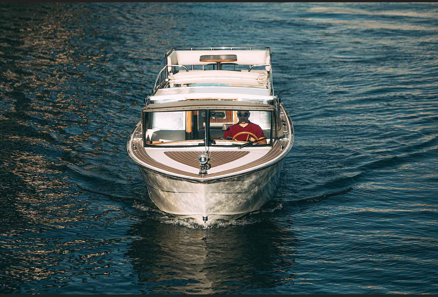 Катер "Венеция"