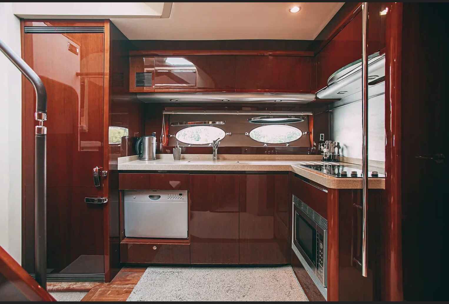 Аренда яхты Princess 58