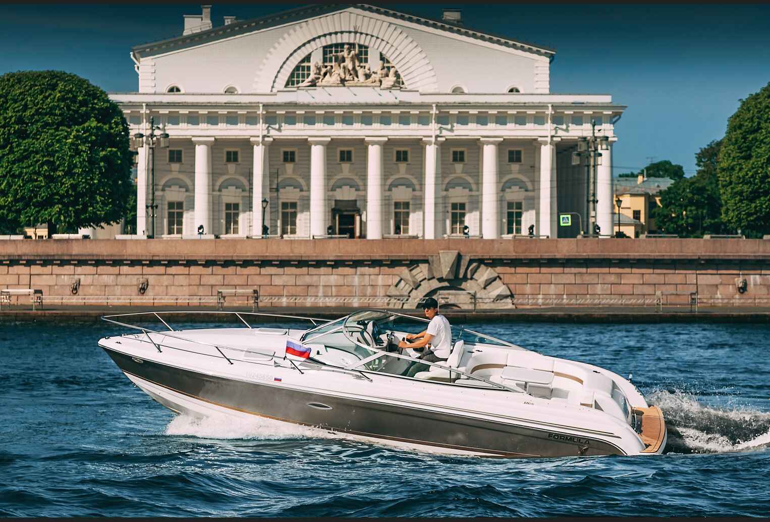 Аренда катера Formula 260SS в СПб