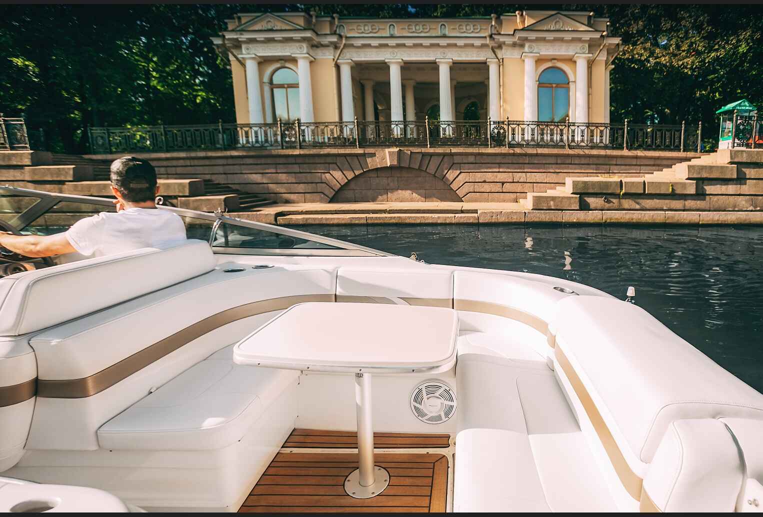 Аренда катера Formula 260SS "MAGNUM"